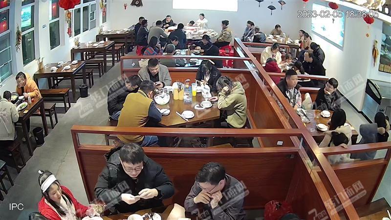 新区华欣+海亮天城小区临街中晚餐饮店转让（正常经营，看店联系店主）勿打扰员工！！